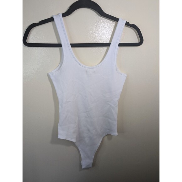 L'agence Nica Scoop Neck Bodysuit White Ribbed Stretch Snap Buttons Size Small - Picture 3 of 12